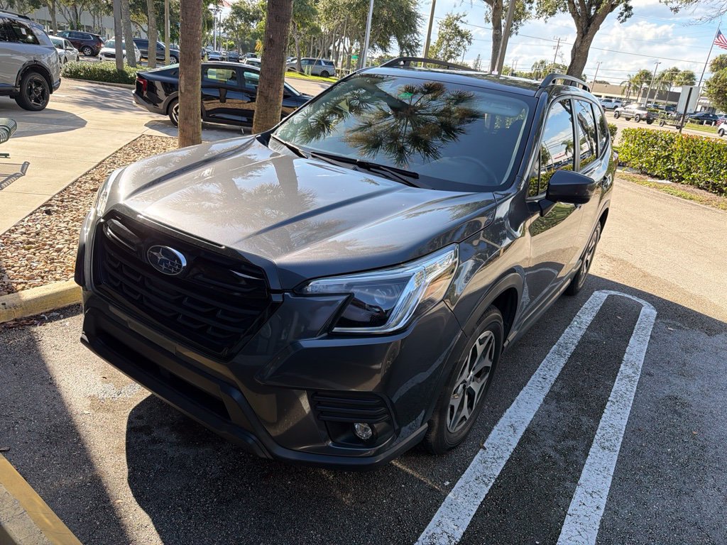 Used 2024 Subaru Forester Premium AWD/4WD image 2