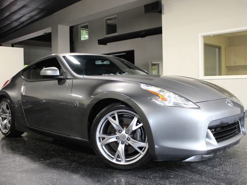 Used 2012 Nissan 370Z Coupe w/ Sport Pkg RWD image 1
