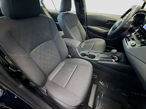 Used 2025 Toyota Corolla LE w/ LE Premium Package FWD image 15