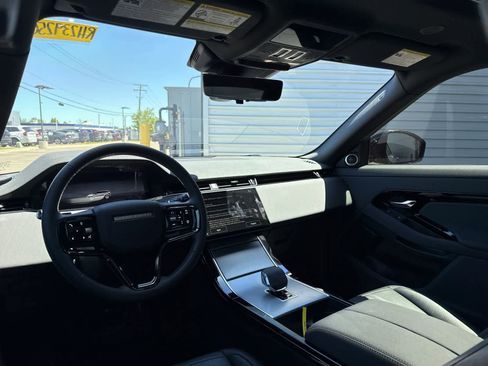 Used 2024 Land Rover Range Rover Evoque S AWD/4WD image 10