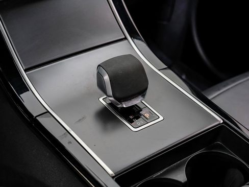 Used 2024 Land Rover Range Rover Velar Dynamic SE image 29