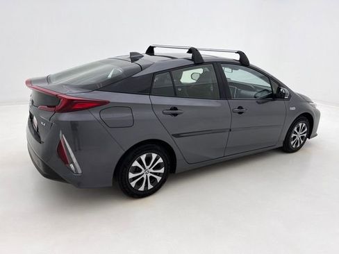 Used 2022 Toyota Prius Prime XLE FWD image 6