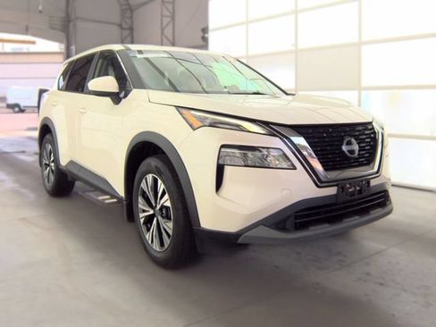 Used 2023 Nissan Rogue SV AWD/4WD image 2