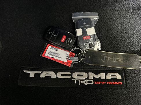 Used 2024 Toyota Tacoma TRD Sport image 29