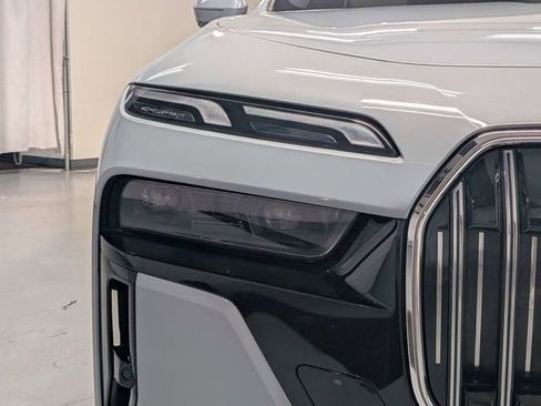 Used 2023 BMW 760i xDrive w/ Luxury Rear Seating Package AWD/4WD image 27