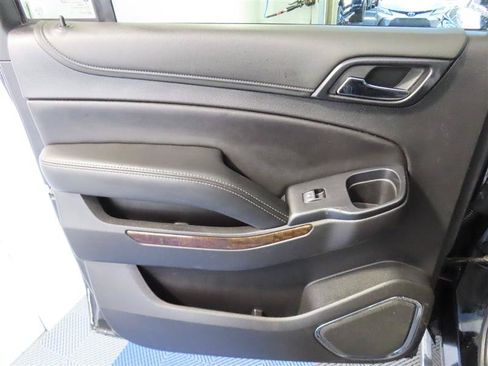 Used 2020 Chevrolet Suburban LT AWD/4WD image 24