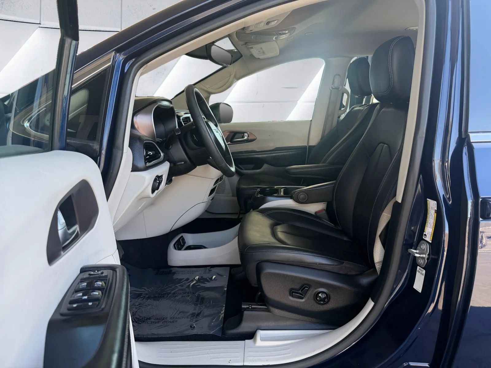 Used 2020 Chrysler Voyager Lxi FWD image 9