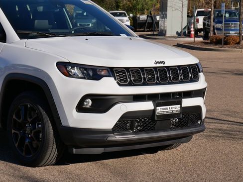 New 2026 Jeep Compass Latitude image 3