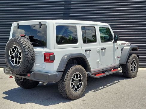 Used 2024 Jeep Wrangler Unlimited Rubicon AWD/4WD image 7