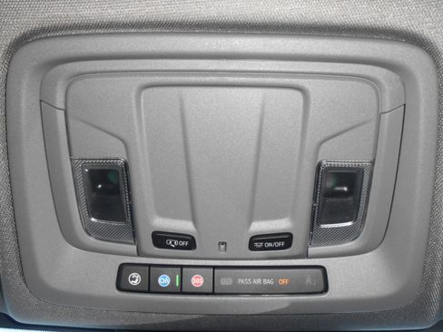 Used 2023 Chevrolet Silverado 1500 LT w/ Z71 Off-Road Package image 17