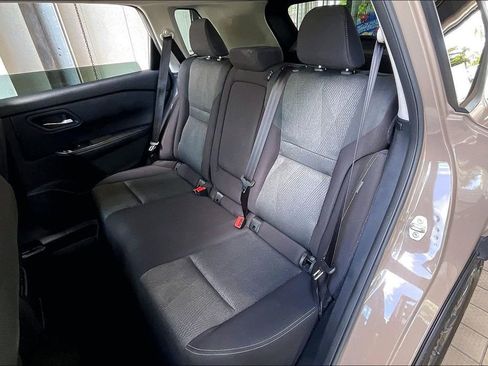 Used 2025 Nissan Rogue SV FWD image 14
