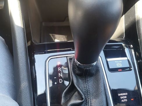 Used 2025 Jeep Compass Limited image 10