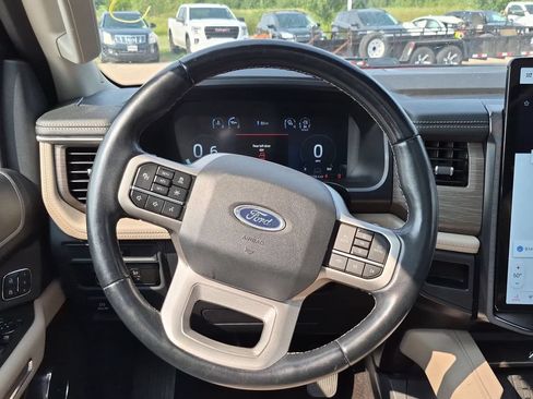 Used 2022 Ford Expedition Max Limited AWD/4WD image 18