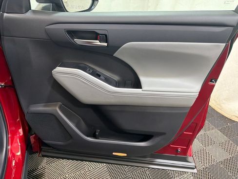 New 2026 Toyota Highlander XLE AWD/4WD image 11