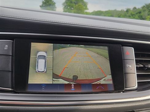 Used 2018 Buick Enclave Essence FWD image 25