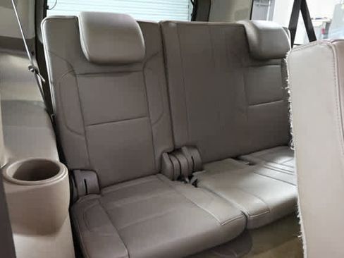 Used 2018 Chevrolet Suburban LT image 14