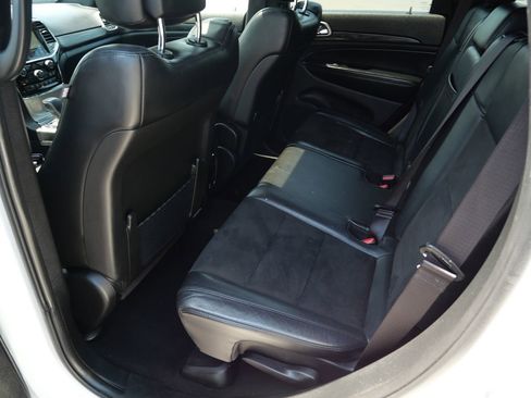 Used 2019 Jeep Grand Cherokee Altitude AWD/4WD image 19