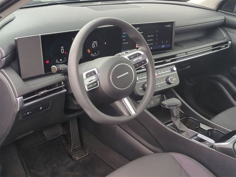 Certified 2025 Hyundai Tucson SE image 12