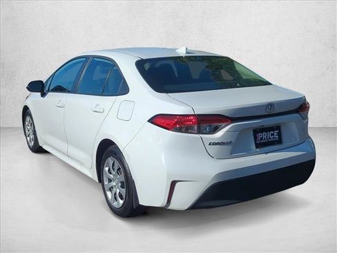 Used 2025 Toyota Corolla LE FWD image 8