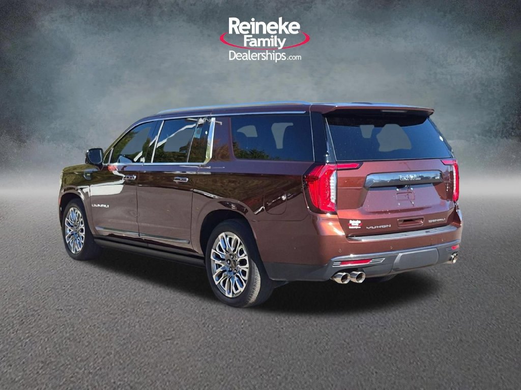 Used 2023 GMC Yukon XL Denali Ultimate AWD/4WD image 9