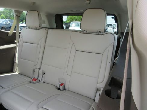Certified 2023 GMC Yukon XL Denali w/ Denali Reserve Package AWD/4WD image 25