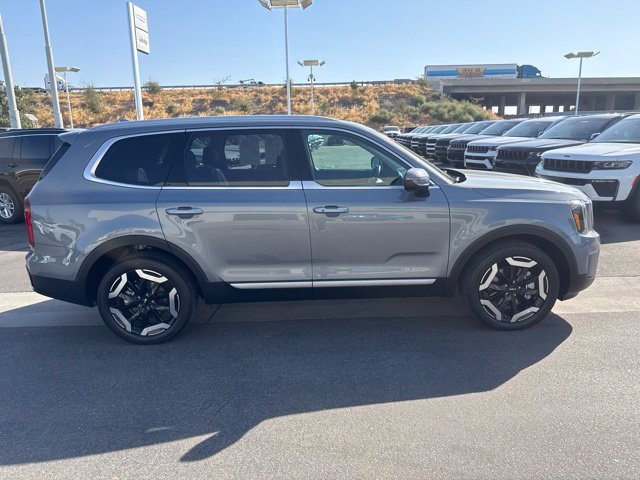 Used 2024 Kia Telluride S w/ S Sunroof Package FWD image 7