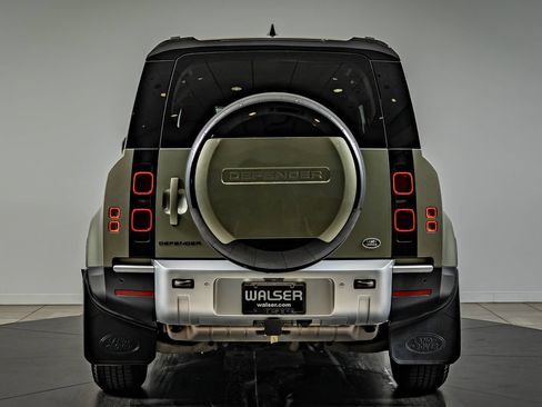 Used 2023 Land Rover Defender 110 S AWD/4WD image 6