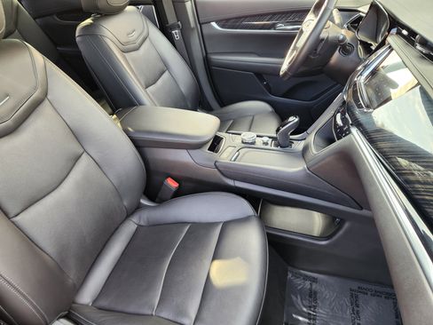 Used 2023 Cadillac XT6 Premium Luxury image 19