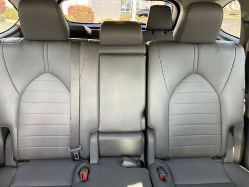 Used 2022 Toyota Highlander XLE image 34