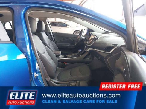 Used 2017 Chevrolet Volt LT w/ Comfort Package FWD image 9