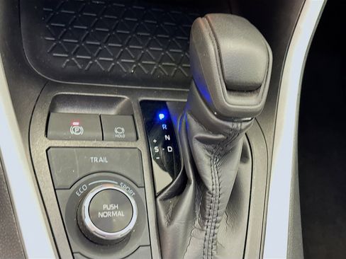 Used 2025 Toyota RAV4 LE image 25