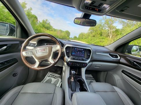 Used 2018 GMC Acadia SLT w/ LPO, Floor Liner Package FWD image 11