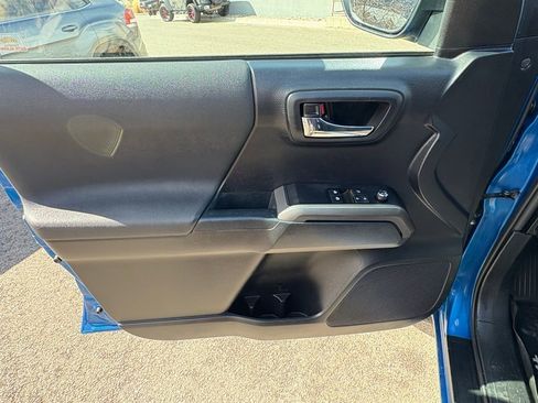 Used 2018 Toyota Tacoma TRD Sport w/ TRD Premium Sport Package image 16