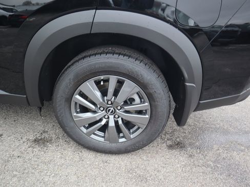 New 2025 Nissan Pathfinder SV w/ Black Appearance Package image 9