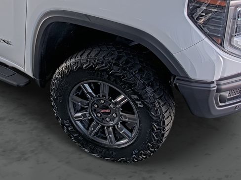 Used 2024 GMC Sierra 1500 AT4X image 16