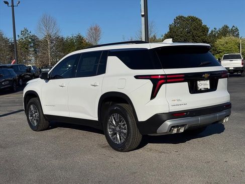 New 2026 Chevrolet Traverse LT w/ LPO, Floor Liner Package image 5