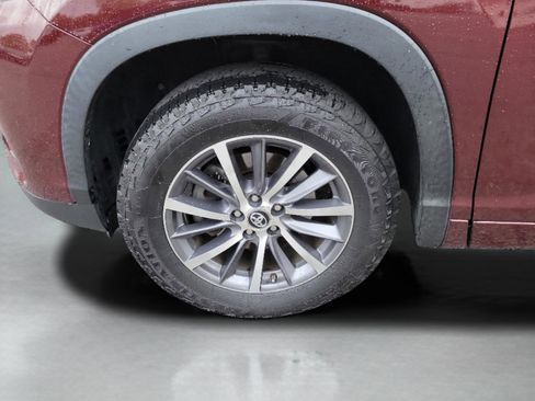 Used 2017 Toyota Highlander XLE image 30