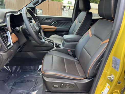 Used 2023 GMC Canyon AT4 w/ AT4 Premium Package AWD/4WD image 15