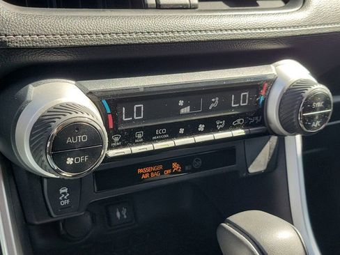 Used 2019 Toyota RAV4 LE image 28