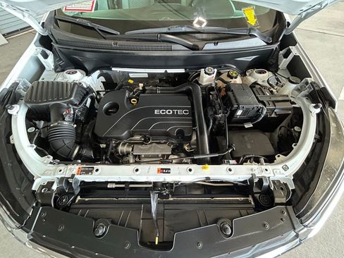 Used 2022 Chevrolet Equinox LS image 16