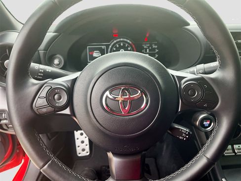 Used 2023 Toyota GR86 Premium image 11
