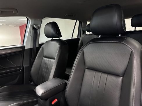 Used 2022 Volkswagen Tiguan SE image 17