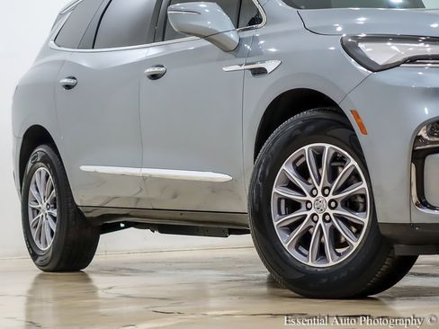 Used 2024 Buick Enclave Premium image 4