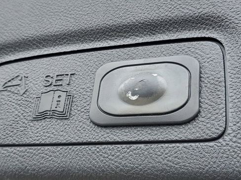 Used 2018 Lincoln MKC Premiere image 8