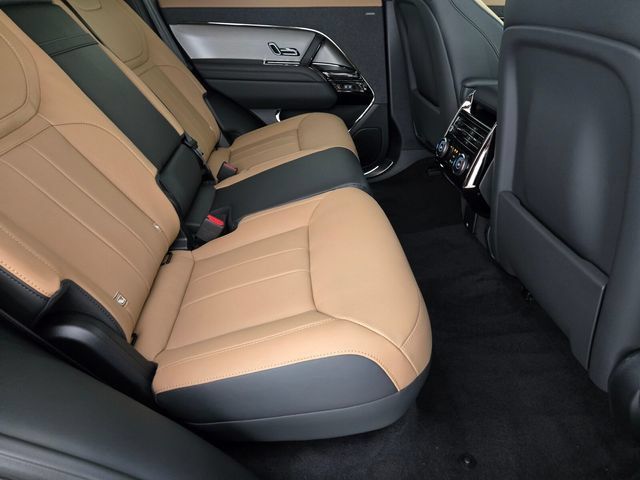 New 2026 Land Rover Range Rover Sport Dynamic SE AWD/4WD image 17