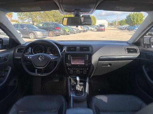Used 2017 Volkswagen Jetta SEL image 9