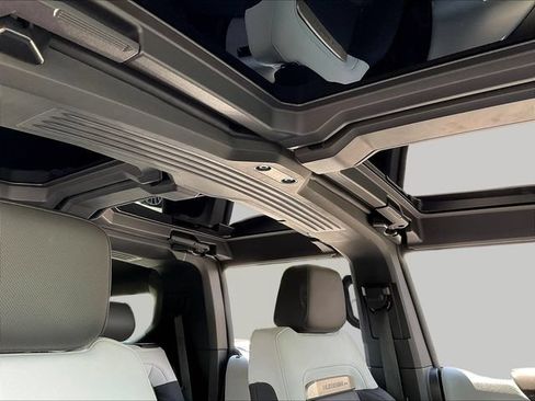 Used 2024 GMC Hummer EV 2X w/ LPO, Illumination Package AWD/4WD image 29