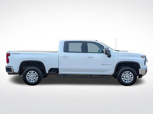Used 2024 Chevrolet Silverado 2500 LTZ w/ LTZ Convenience Package AWD/4WD image 2