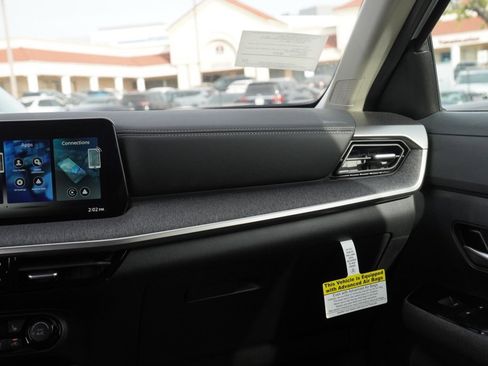 New 2026 Nissan Kicks SV image 19