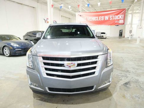 Used 2018 Cadillac Escalade Premium Luxury AWD/4WD image 3